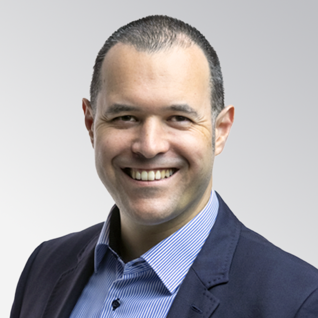 Dr. Stefan Iskan,