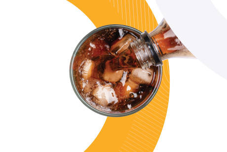  Cola in ein Glas voller Eis gegossen gegen Transporeon Trimble Kreise